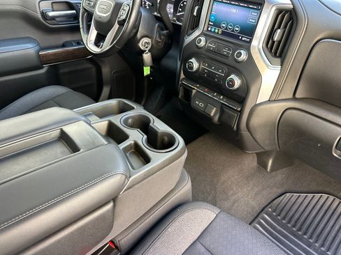 Used 2020 GMC Sierra 1500 SLE w/ X31 Off-Road Package image 17