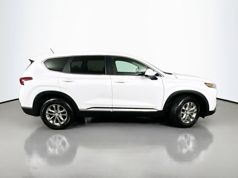 Used 2020 Hyundai Santa Fe SE image 8