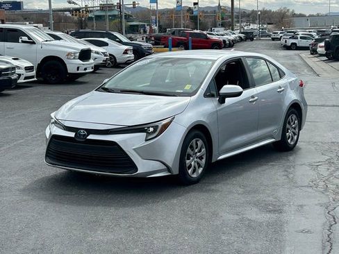 Used 2024 Toyota Corolla LE AWD/4WD image 9