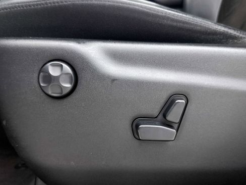 Used 2018 Jeep Grand Cherokee Altitude image 28