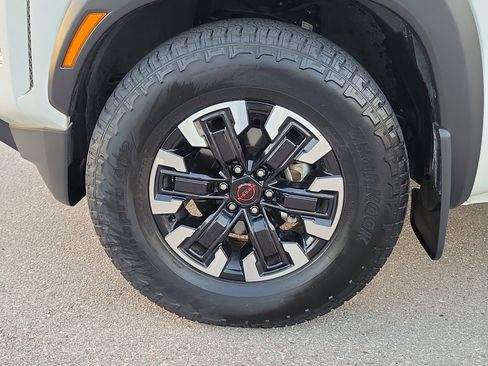 Used 2024 Nissan Frontier Pro-X w/ Technology Package image 8