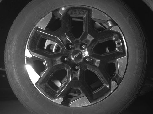 Used 2024 Kia Sorento S image 15