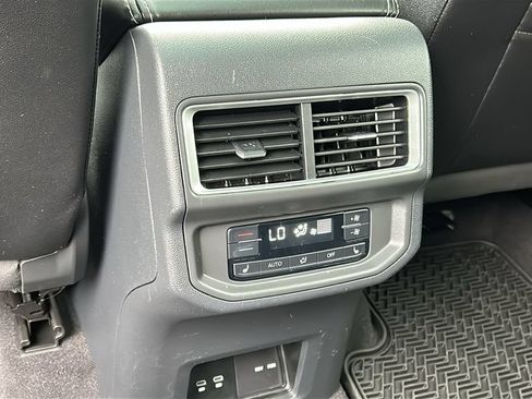 Used 2024 Volkswagen Atlas SEL Premium R-Line AWD/4WD image 26