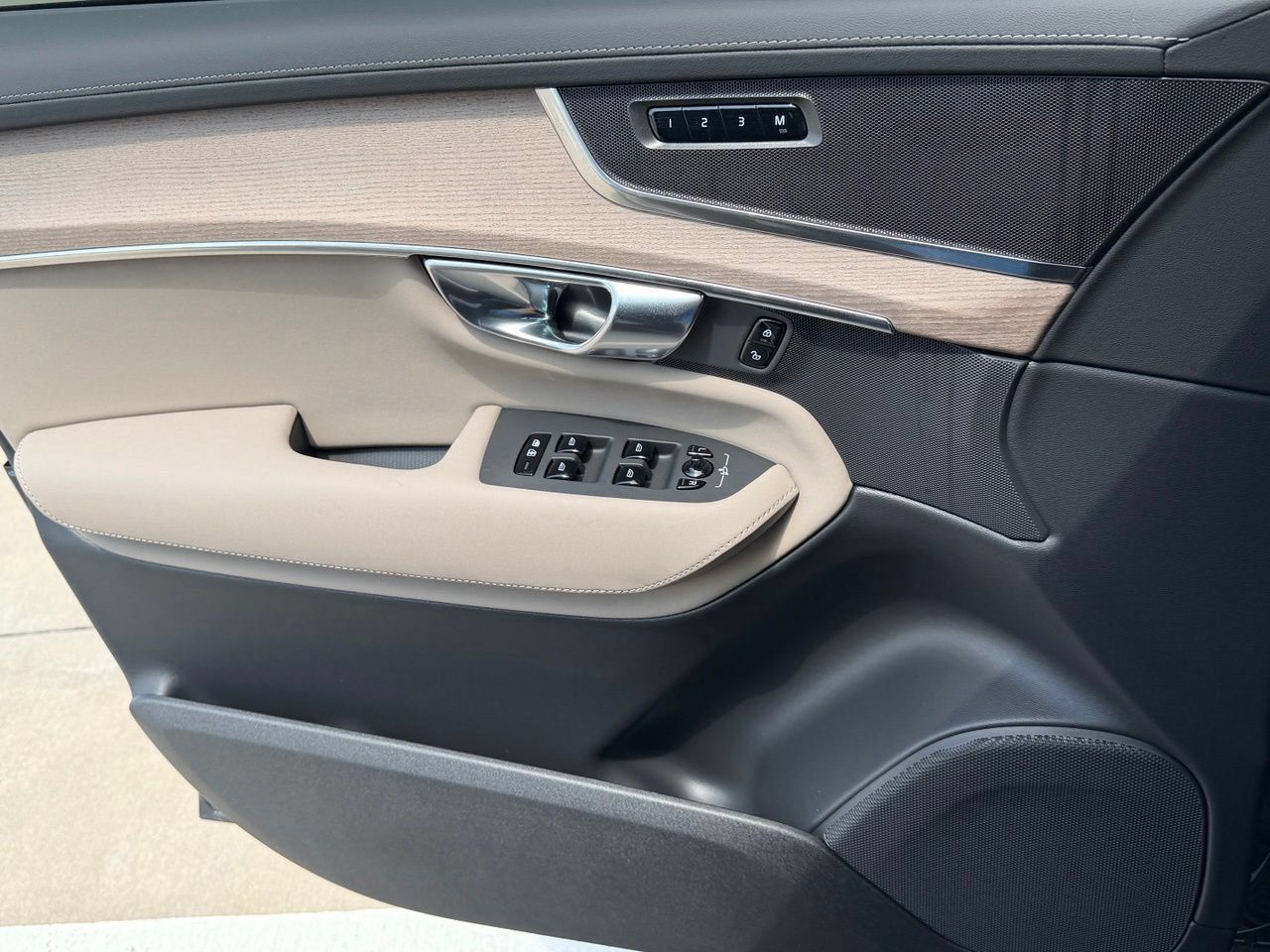 New 2026 Volvo XC90 B5 Core AWD/4WD image 16