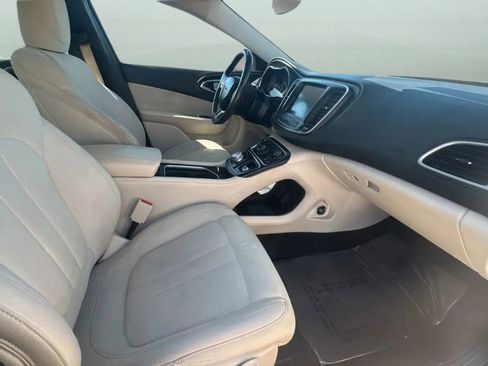 Used 2015 Chrysler 200 Limited w/ Convenience Group FWD image 26