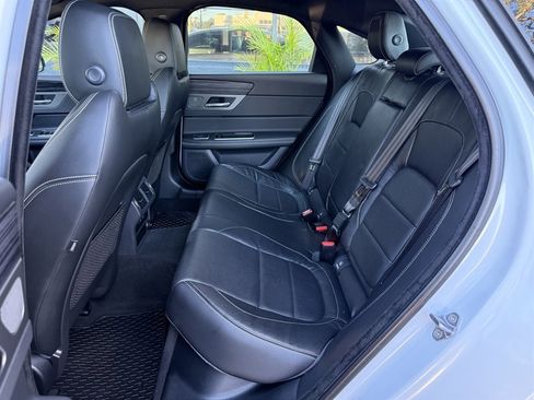 Used 2016 Jaguar XF S image 15
