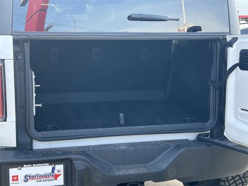 Used 2023 Ford Bronco Wildtrak image 14