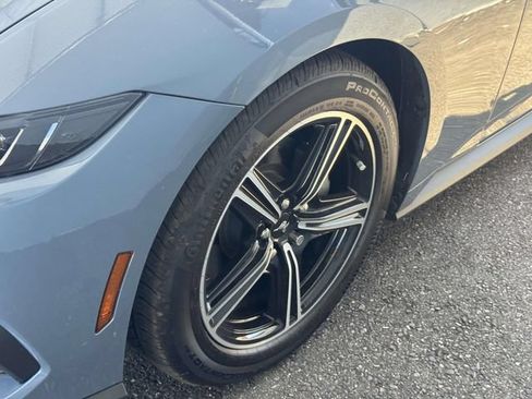 Used 2025 Ford Mustang Coupe RWD image 7