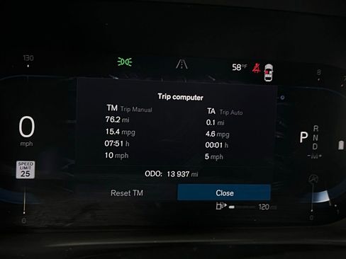 Used 2025 Volvo XC60 B5 Plus image 16