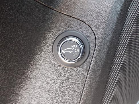 Used 2018 GMC Acadia SLT image 11