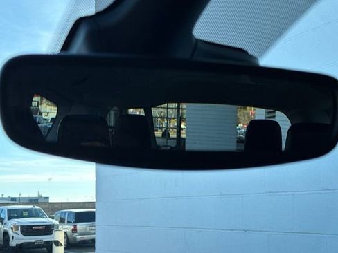 Used 2023 Chrysler Pacifica Touring-L image 25