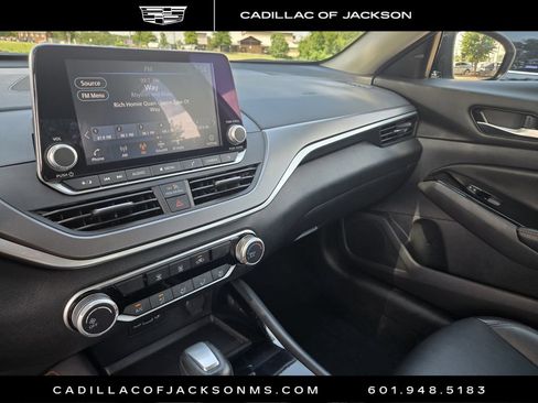 Used 2025 Nissan Altima 2.5 SR FWD image 14