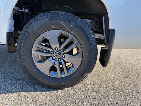 New 2026 Nissan Frontier SV w/ SV Convenience Package image 12