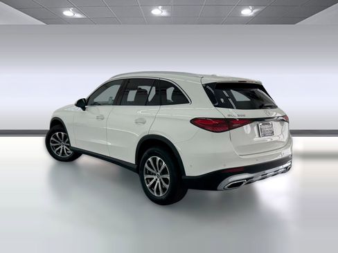 Used 2026 Mercedes-Benz GLC 300 image 3