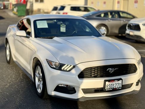 Used 2017 Ford Mustang Coupe RWD image 5