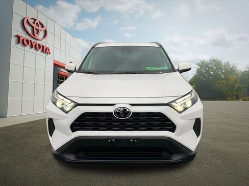 Used 2025 Toyota RAV4 XLE AWD/4WD image 8