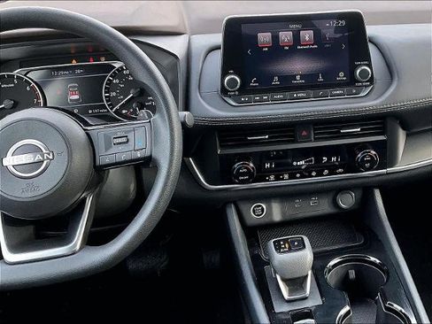 Certified 2023 Nissan Rogue SV image 18