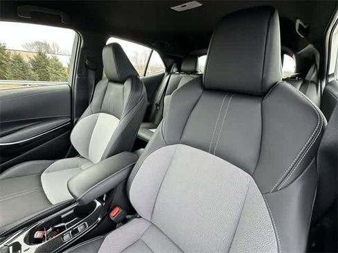 Used 2025 Toyota Corolla XSE image 15