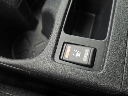 Used 2017 Nissan Rogue S FWD image 19