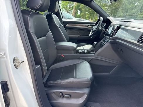 Used 2022 Volkswagen Atlas Cross Sport SEL image 9