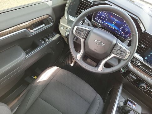 Used 2025 Chevrolet Silverado 1500 RST image 15