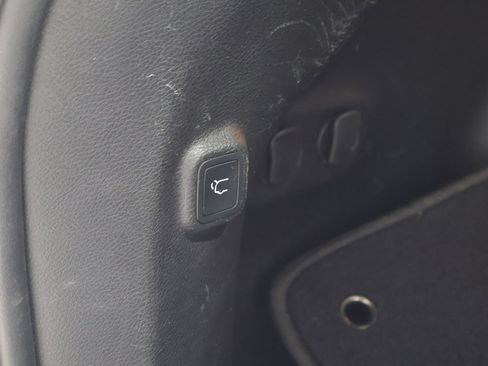 Used 2019 Jeep Cherokee Limited AWD/4WD image 21