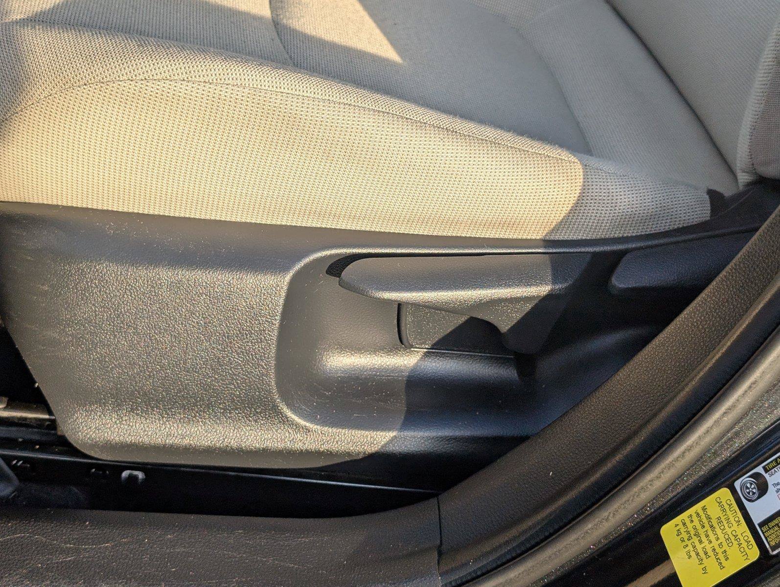Used 2020 Toyota Corolla LE FWD image 16