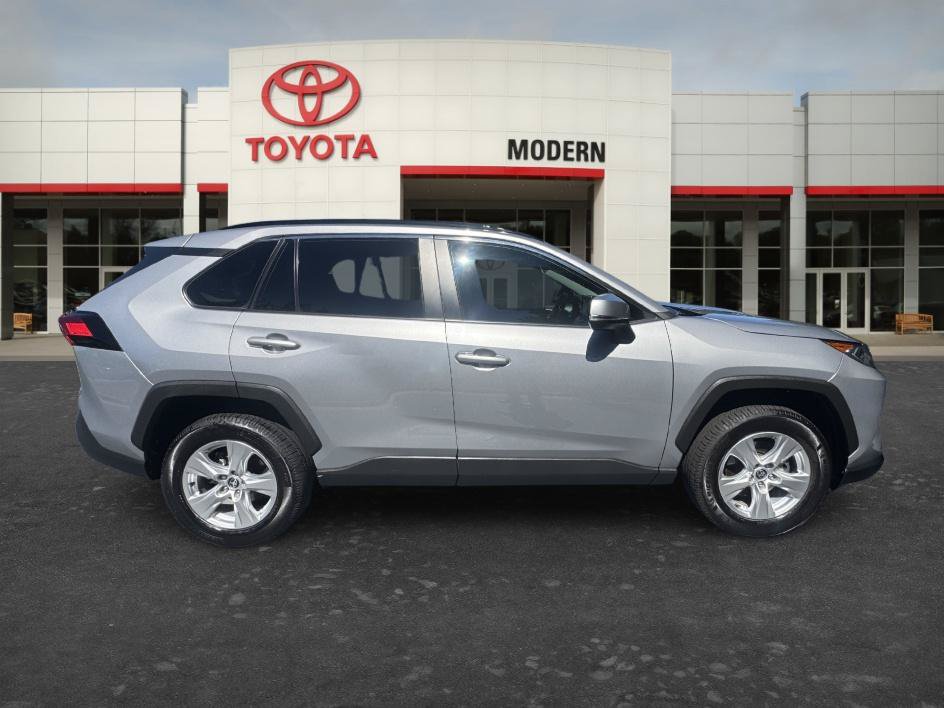 Certified 2021 Toyota RAV4 XLE w/ Convenience Package FWD image 4