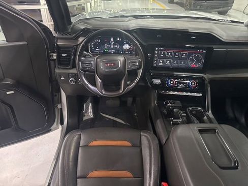 Used 2022 GMC Sierra 1500 AT4 w/ Technology Package AWD/4WD image 32