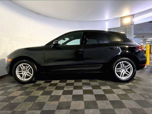 Certified 2018 Porsche Macan AWD/4WD image 2