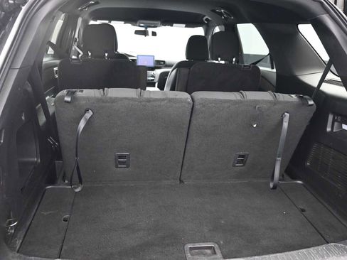 Used 2020 Ford Explorer XLT image 17