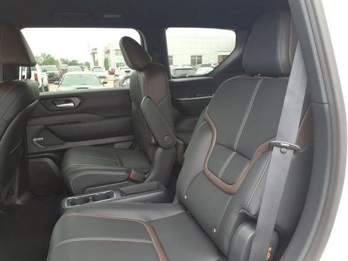 New 2026 Nissan Armada SL w/ Captain's Chari Seat Package AWD/4WD image 29