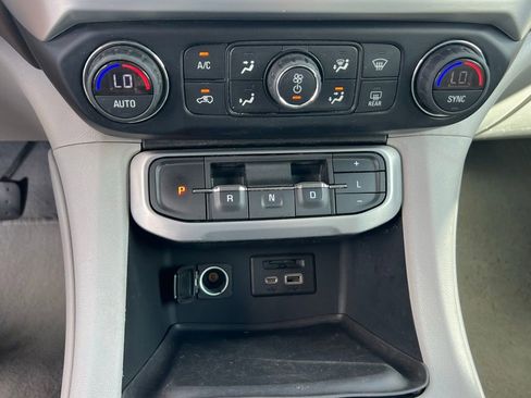 Used 2021 GMC Acadia SLT image 33