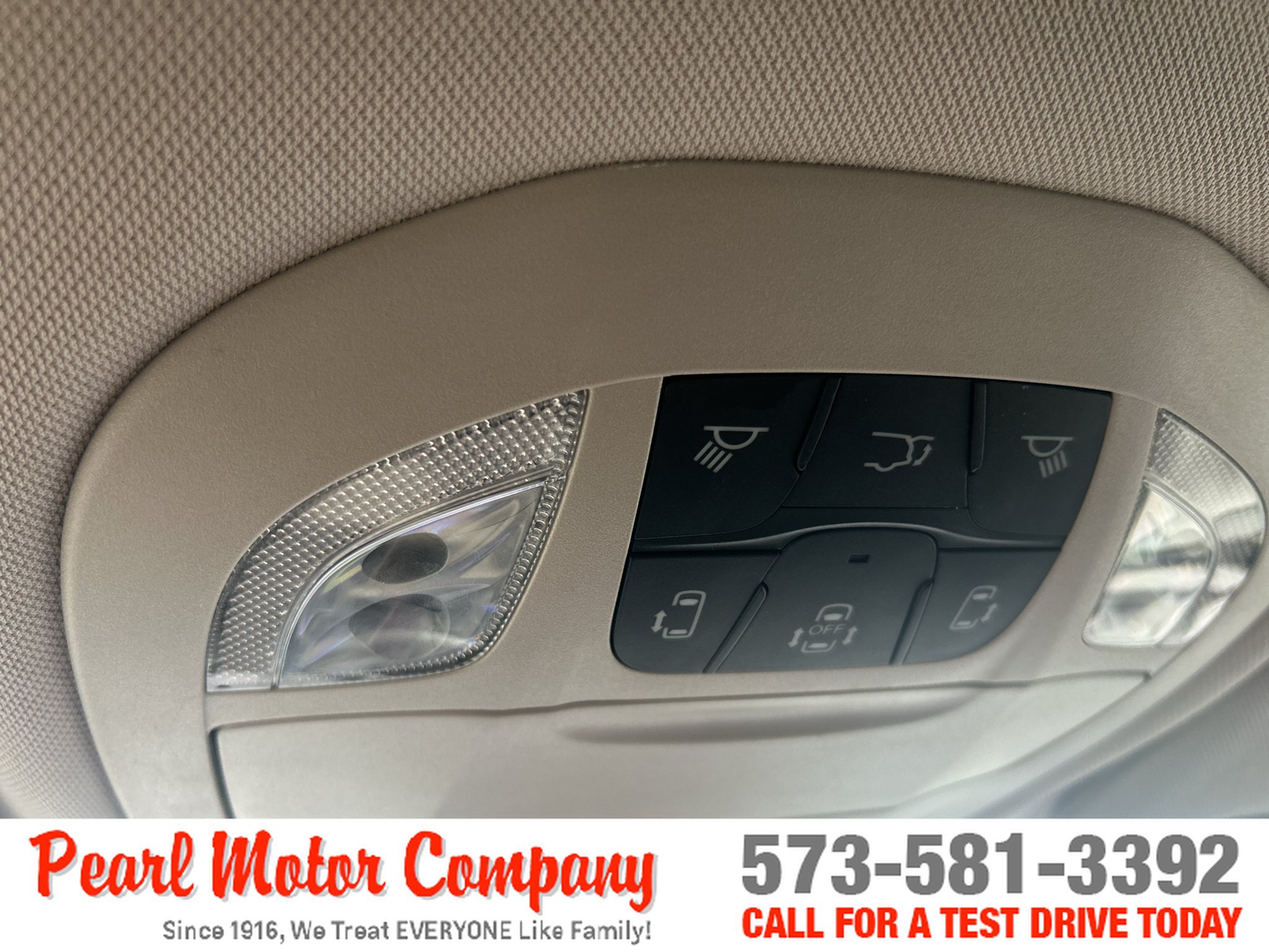 Used 2024 Chrysler Pacifica Touring-L FWD image 15