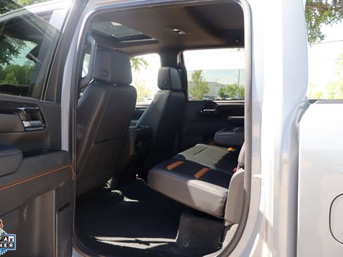 Used 2025 GMC Sierra 2500 AT4 w/ AT4 Premium Plus Package AWD/4WD image 27