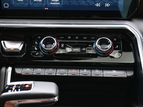 Used 2023 GMC Sierra 1500 Denali Ultimate image 40