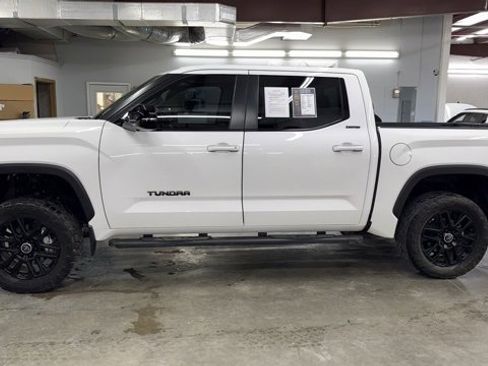 Used 2024 Toyota Tundra Limited image 10