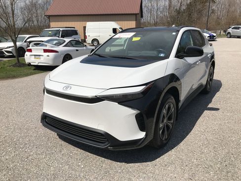 Certified 2023 Toyota bZ4X XLE w/ Weather Package image 4