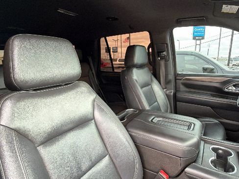 Used 2021 Chevrolet Tahoe Z71 w/ Z71 Off-Road Package AWD/4WD image 29