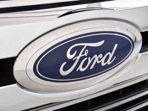 Used 2017 Ford F250 XLT w/ XLT Value Package image 16