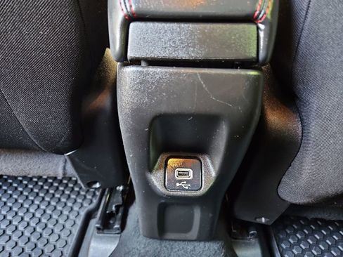Used 2023 Jeep Renegade Trailhawk AWD/4WD image 28
