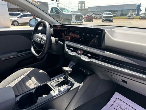 Used 2025 Kia K4 EX FWD image 8