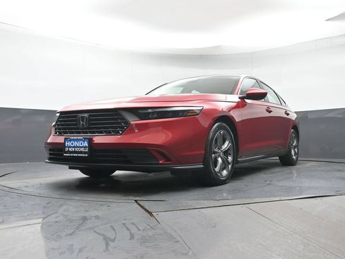 Certified 2023 Honda Accord EX image 27