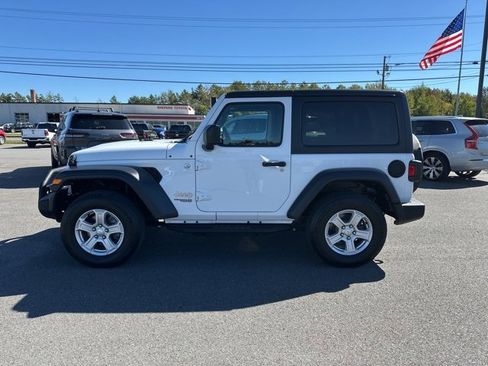 Used 2020 Jeep Wrangler Sport image 4