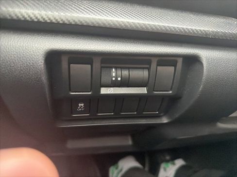 Used 2019 Subaru Crosstrek 2.0i image 22