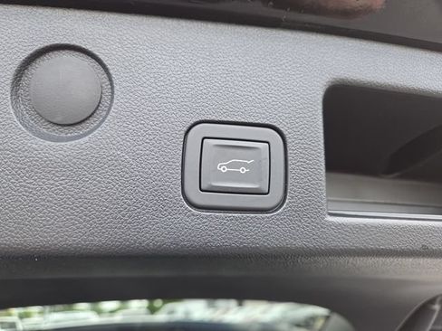 Used 2025 Chevrolet Equinox RS w/ Safety and Technology Package AWD/4WD image 19
