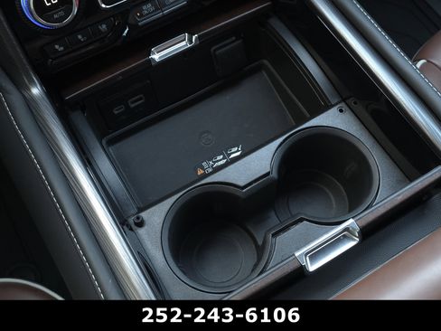 Used 2024 GMC Yukon Denali Ultimate AWD/4WD image 17