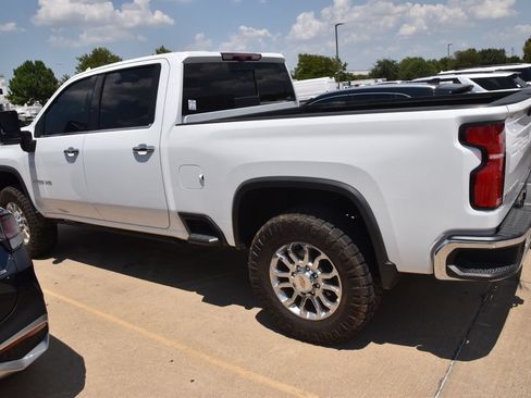 Used 2025 Chevrolet Silverado 2500 LTZ w/ LTZ Premium Package AWD/4WD image 10