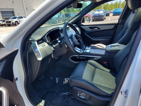 Used 2024 Jaguar F-PACE R-Dynamic S AWD/4WD image 15