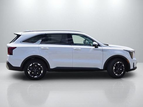 New 2026 Kia Sorento S FWD image 3